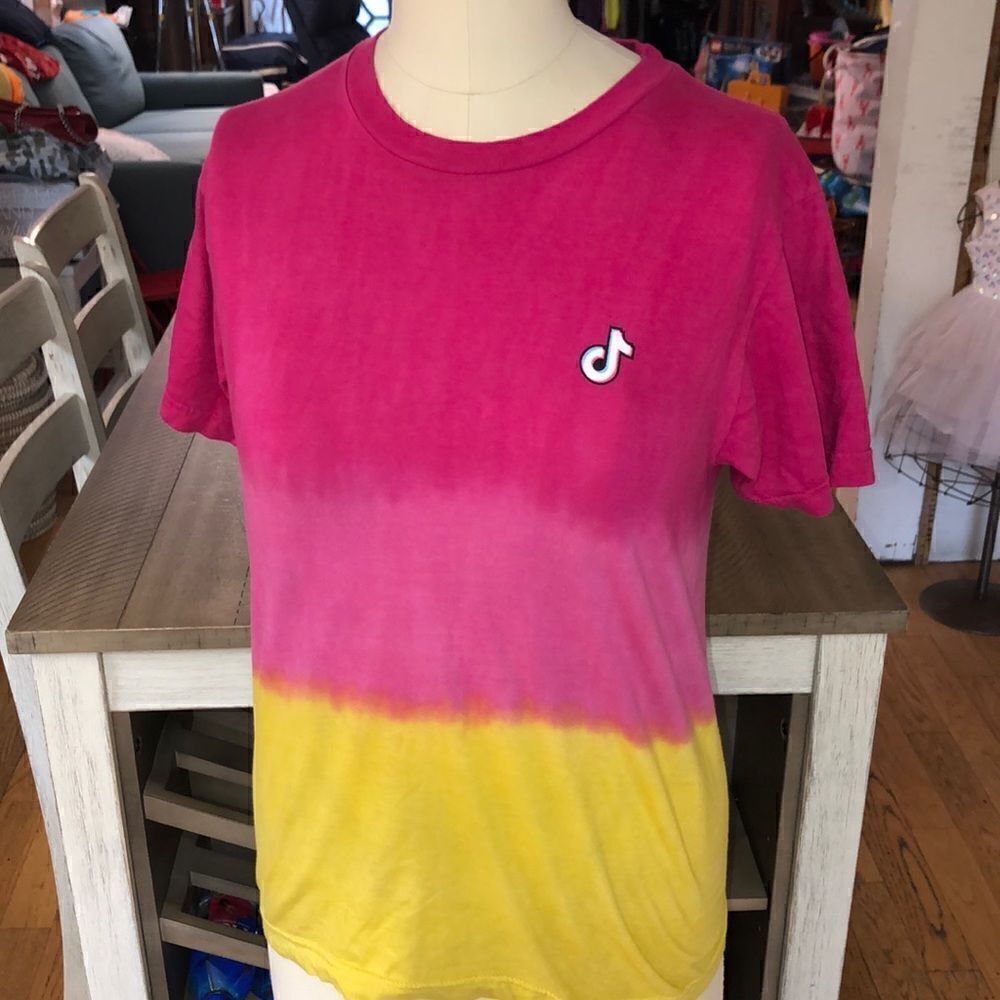 TikTok Tee Shirt. 